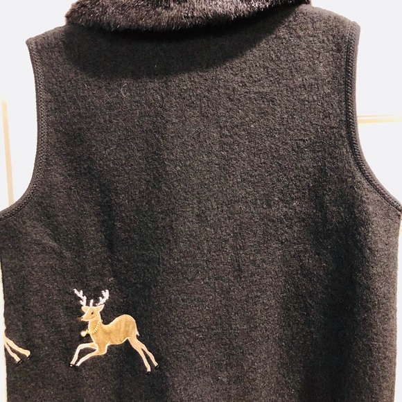 Christmas Vest Excellent Condition! Barely worn!!! - Picture 3 of 4